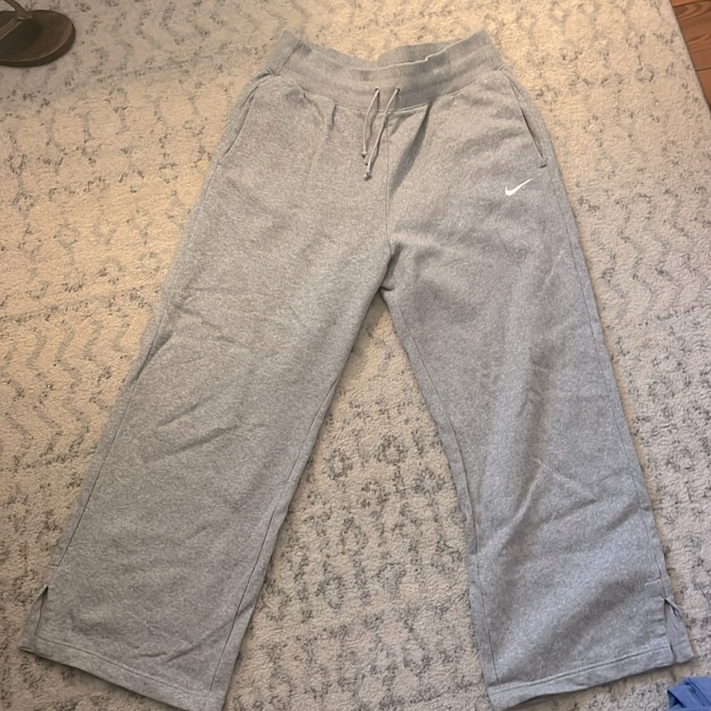 Grey Nike sweatpants